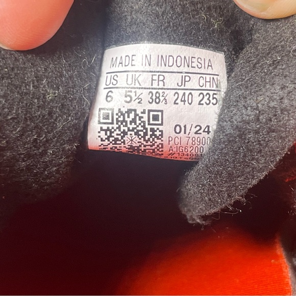 Adidas Men’s Gazelle Indoor Soccer Sneakers Shoes Collegiate Green & Orange Sz 6 - Picture 5 of 7